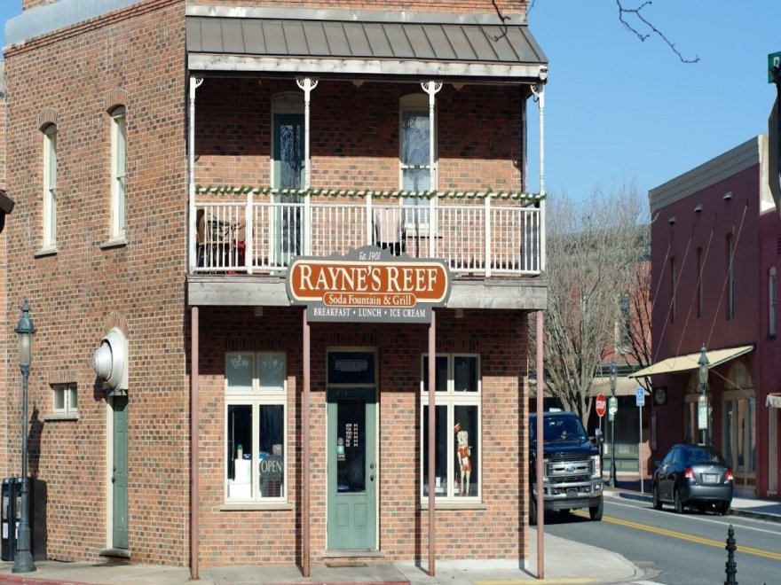 Rayne's Reef Soda Fountain & Grill